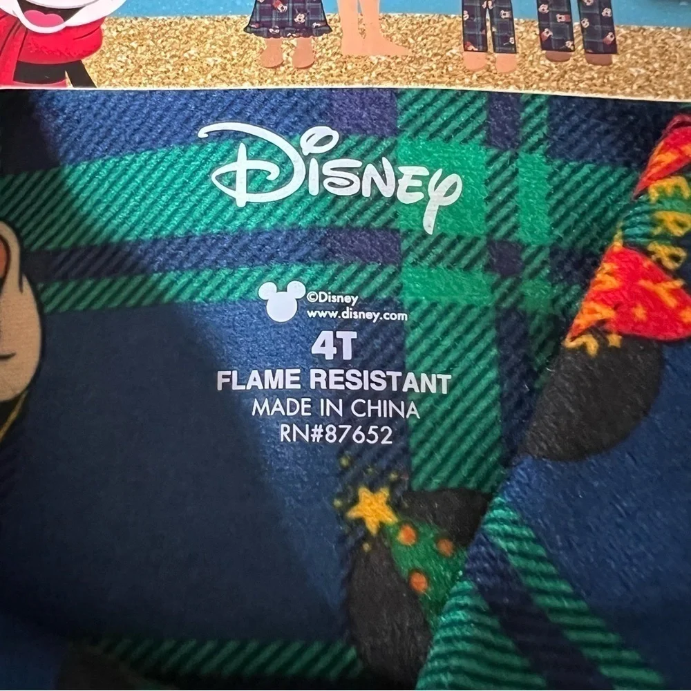 NWT Disney Mickey and Minnie Christmas Sleep pajamas size 4T